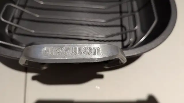 Circulon Non Stick Roasting Pan Induction PRICE DROP! in Kitchen & Dining Wares in Mississauga / Peel Region - Image 4