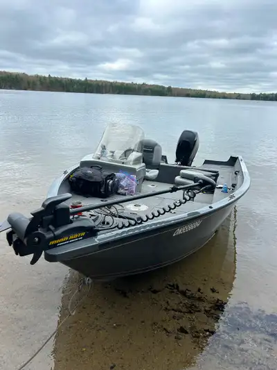 Boats in great shape inside and out with a 60hp four stroke mercury runs excellent Minnkota power dr...