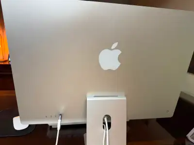 24” Apple iMac (2021) - mint condition, View more