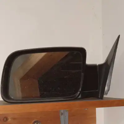 This used Toyota side mirror is in good working condition and ready to be installed. It's a genuine...
