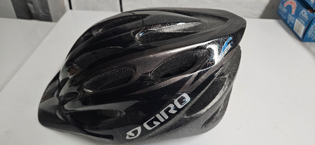 Giro Adult Bike Helmet in Clothing, Shoes & Accessories in Winnipeg