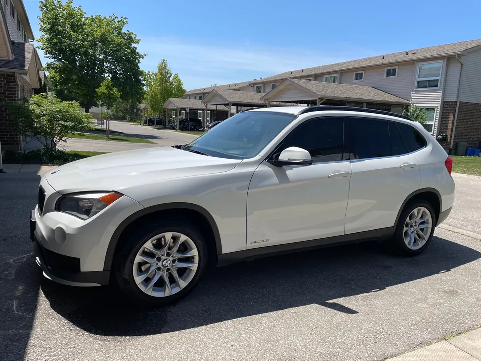 CERTIFIED 2015 BMW X1 - ONLY 117,200KMS - CLEAN, WITH EXTRAS!!