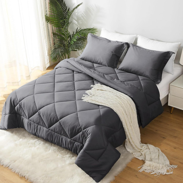 New 3 Piece Reversible Comforter Set • Q $70 • Dark Grey in Bedding in Barrie - Image 2