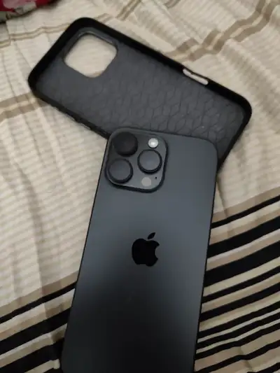 Its comes with box charger .its used only 11 month.seriously buyer only. +14184731322