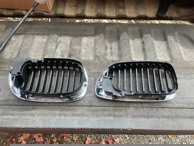 For Sale!! A Pair Aftermarket Grills For A BMW E46 Series Car!! in Auto Body Parts in Annapolis Valley - Image 3