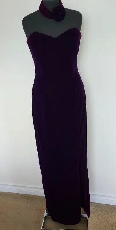 Vintage retro stunning deep purple velvet strapless dress / gown, View more