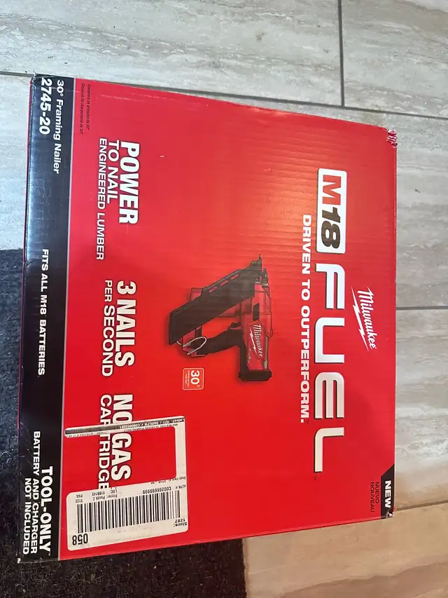 Milwaukee M18 FUEL 30 Degree Framing Nailor in Power Tools in St. Catharines - Image 2