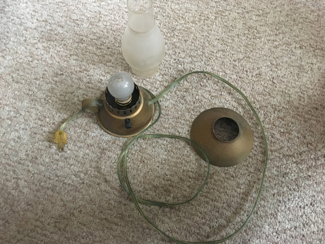 Hurricane Electric lamp in General Electronics in Barrie