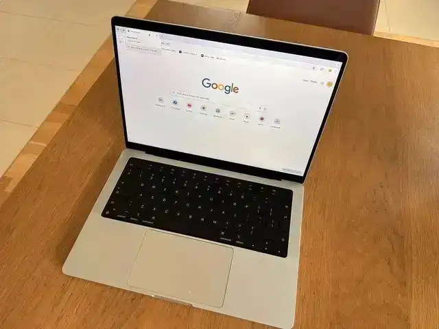 2021 MacBook Pro A2442 with M1 Pro Chip 16G RAM in Laptops in Markham / York Region - Image 3