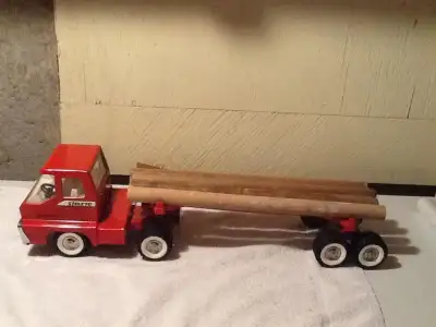 1970's. USA made. Comes with logs…. Play has be limited. . Used for display purposes..Tires of this...