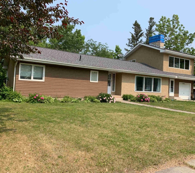 Pine Falls 3 Bed 2 Bath Home, Deck, Partly Finished Basement, Houses