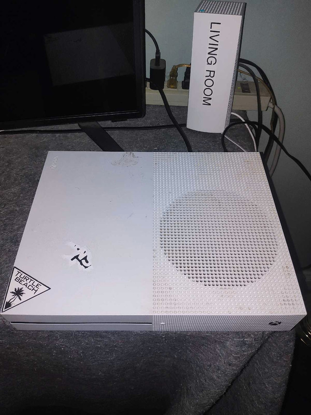 Xbox One 500GB  in XBOX One in Oshawa / Durham Region - Image 2