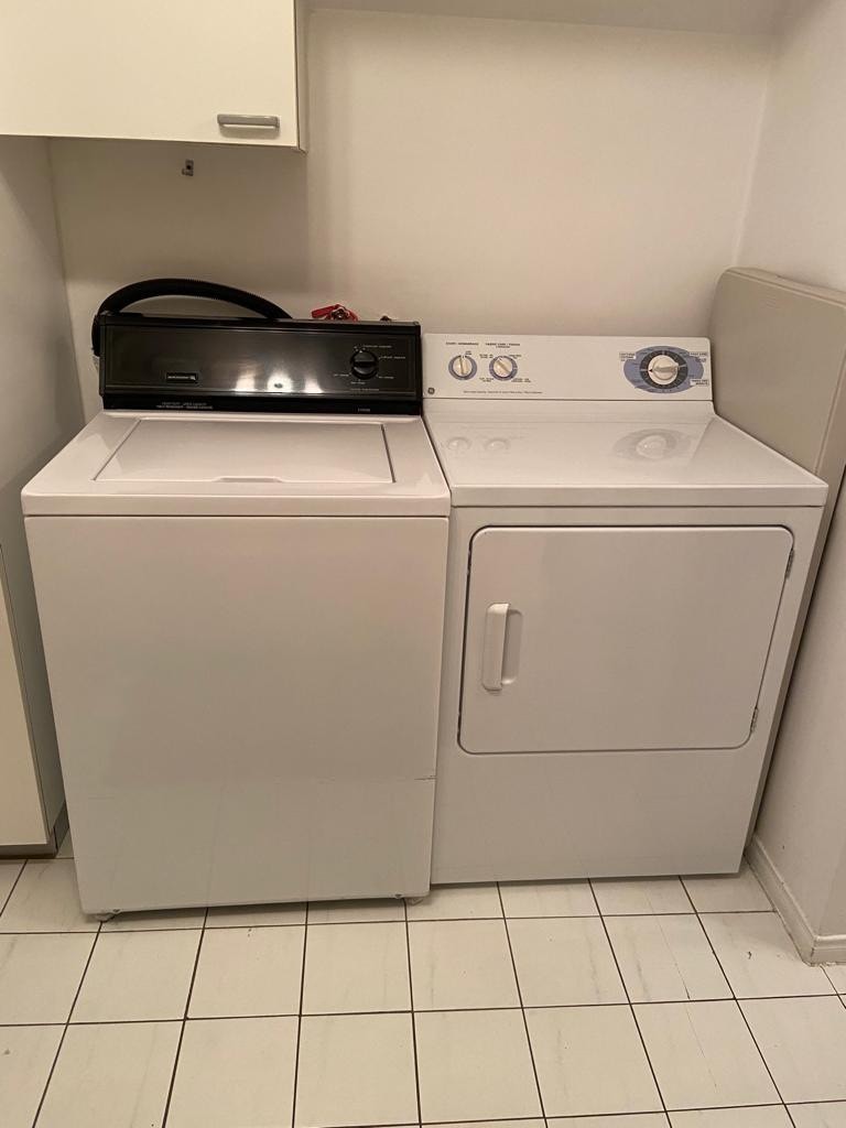 Laveuse et sécheuse a vendre fonctionne très bien Laveuses et