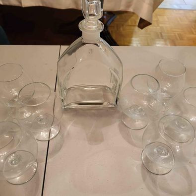 Brandy Set (Decanter & 8 Glasses) in Kitchen & Dining Wares in Oakville / Halton Region