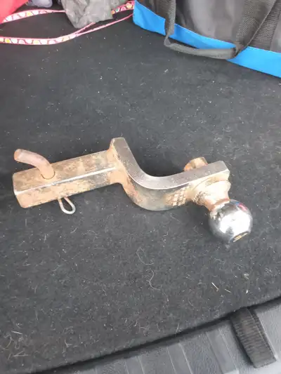 Trailer hitch. Ball is 1-7/8" $20 For quick response call 416 453 7100 or email and I'll get back to...