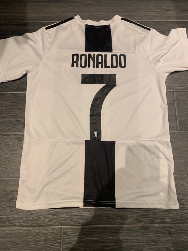 Ronaldo Juventus jersey medium size in Arts & Collectibles in City of Toronto - Image 2