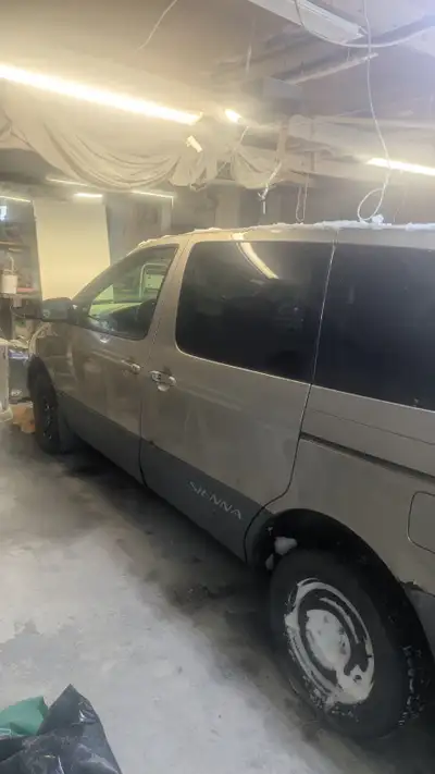 I'm selling my 2003 Toyota Sienna It runs and drives still need some front end work But still drivab...