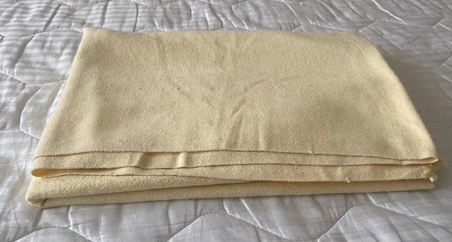 Moving sale:100% cotton blanket,4’x6’,soft and light. Brand new. in Other in Saskatoon