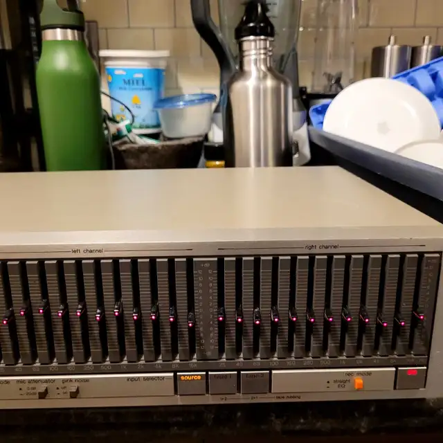 Technics Stereo Graphic Equalizer  in General Electronics in Winnipeg - Image 4