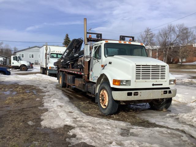 1999 IH 4900 Picker in Heavy Trucks in Regina