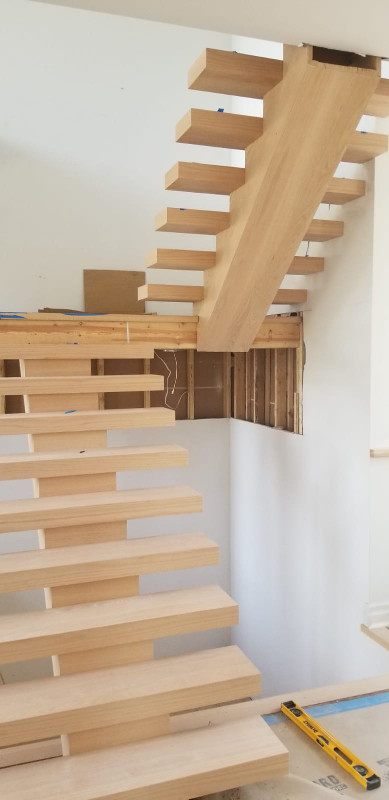 Solid Red Oak New staircase Open risers in Floors & Walls in City of Toronto - Image 2