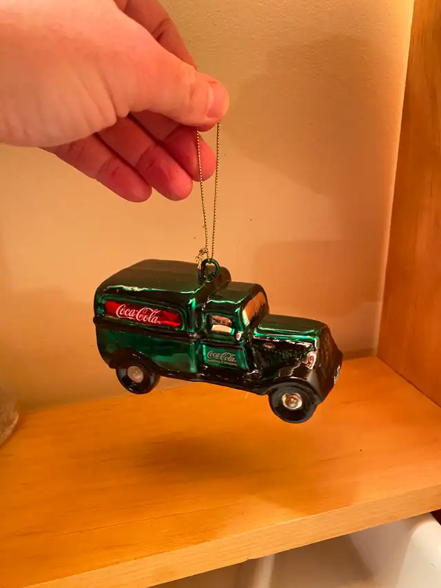 Vintage Coke Truck Ornament in Blown Glass ( BRAND NEW ) BARGAIN!