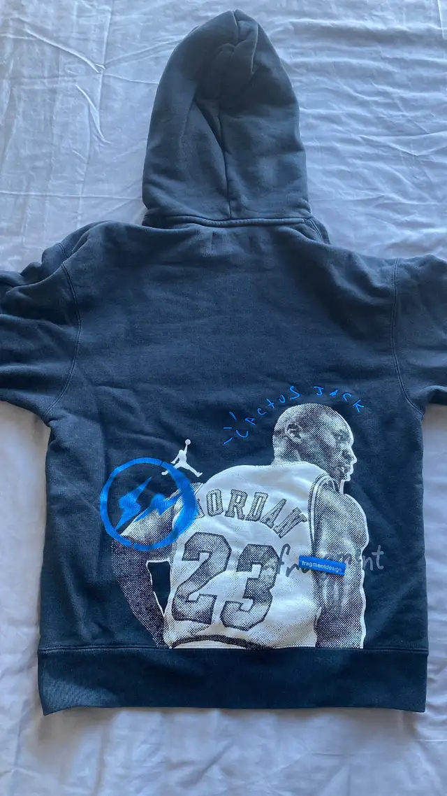 Cactus Jack Jordan Hoodie in Men's in Mississauga / Peel Region - Image 3