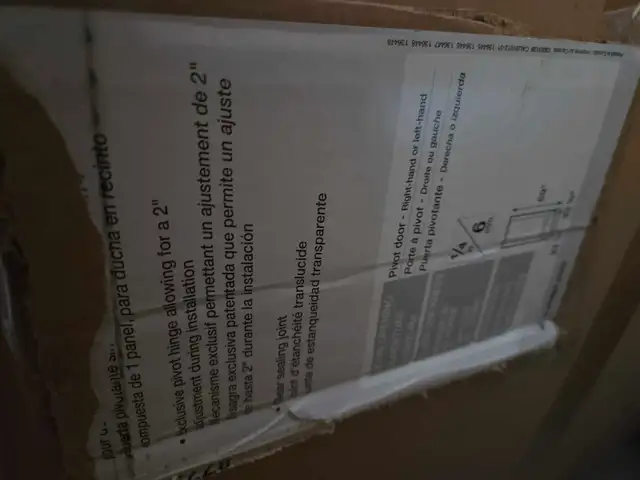 Shower door 552483568589875201