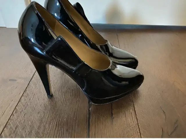 Women’s Designer Shoes:  Dior Valentino Manolo Blahnik Shoes in Women's - Shoes in City of Toronto - Image 6