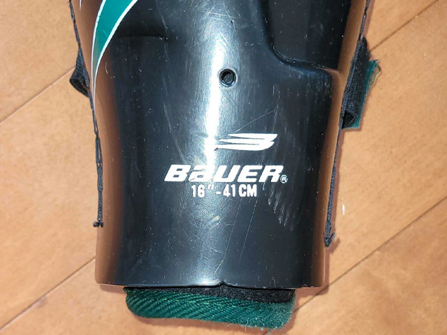 Adult Hockey Equipment in Hockey in Markham / York Region - Image 2