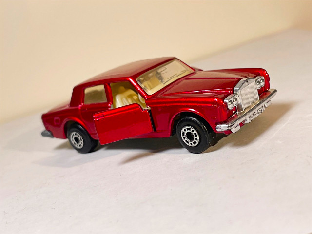 Vintage 1979 Matchbox Superfast Rolls Royce Silver Shadow Red in Arts & Collectibles in Markham / York Region - Image 2