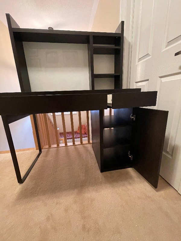 Ikea Micke desk with hutch Desks Markham / York Region Kijiji