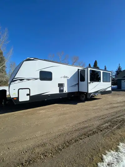For Sale: 2022 Alta 2810KIK 28’ Travel Trailer — Excellent Condition Looking for the perfect travel...