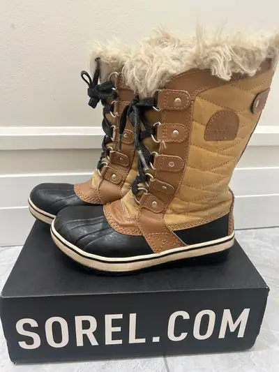 Sorel Tofino II winter boots - kids size 2