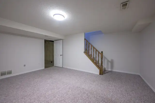 3 Bedroom Townhouse for Rent – North London (Wonderland & Sarnia in Long Term Rentals in London - Image 11
