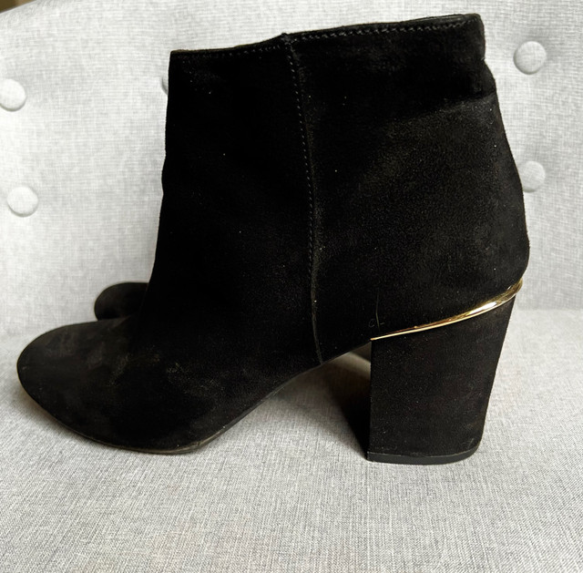 Black Zip-Up Ankle Boots (Size 8) in Women's - Shoes in Ottawa