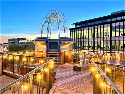 Spacious condo (1000 sqft) - fully furnished & well equipped - Old Quebec. Surrounded by restaurants...