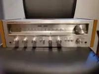 Vintage Pioneer SX-550 home Stereo Receiver.
