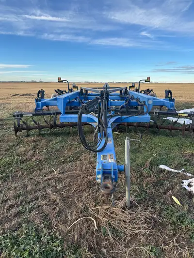 ST740 7 shank deep ripper 17.5 ft working width Hydraulic wing extensions 30” spacing New shanks and...