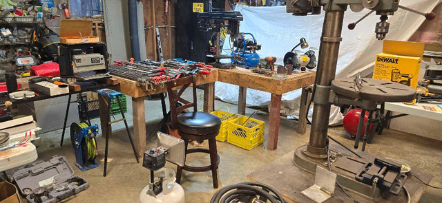 Huge Tool Sale dans Ventes de garage  à Nanaimo - Image 2