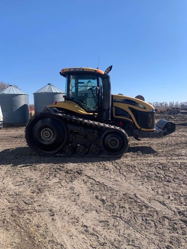 Available Immediately Challenger 765D Farming Equipment Winnipeg
