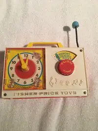 Vintage 1971 Fisher Price Hickory Dickory Dock Clock Radio toy