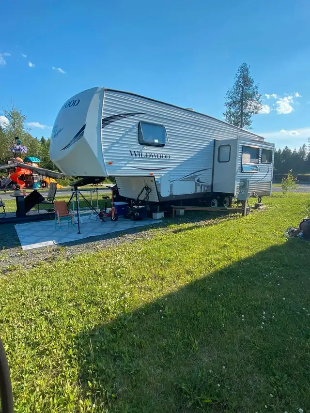 Roulotte à selette in RVs & Motorhomes in Lévis - Image 3