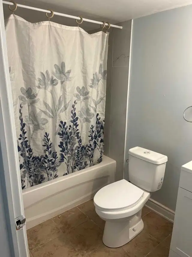 large 2 bedroom basement available from June 1st in Long Term Rentals in Mississauga / Peel Region - Image 5