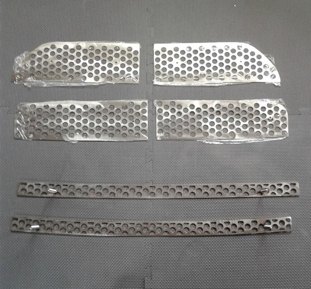 Stailess Steel Front Grille for Dodge Ram or Ford Super Duty etc in Auto Body Parts in Ottawa