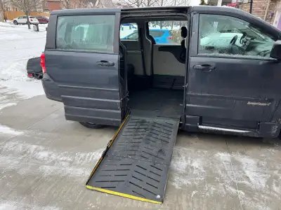 2014 Dodge caravan handicap van black on black 240,000 km very clean inside out certified $14,900
