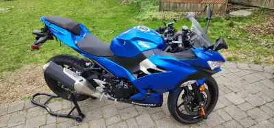 Selling our 2018 Kawasaki Ninja 400 ABS. Bike is in excellent condition, never dropped. Only 4350 Km...