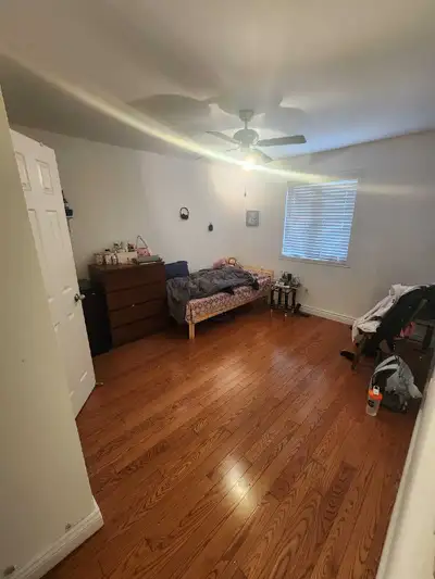 sharing room available on mainfloor