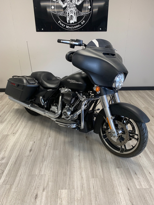 2017 Harley Davidson Street Glide *store closing prices* in Touring in Lethbridge