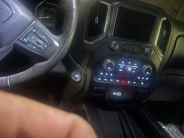 2020 GMC SIERRA 1500 AT4 in Cars & Trucks in Oshawa / Durham Region - Image 4